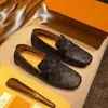 Chaussures de sport classiques de créateurs à enfiler sur des baskets habillées rétro Luxurys boutons en métal de la marque Oxford chaussures de sport pour hommes Monte Carlo Moccasin vêtements pour hommes.