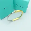 Pulsera de diseñador de moda para hombres y mujeres, pulsera de amor clásica, pulsera de moda, tecnología chapada en titanio, nunca se desvanecerá y no será un regalo para parejas alérgicas.