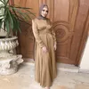 Chegadas de roupas étnicas Vestido para mulheres femininas Setin elegante por muito tempo em Dubai Europa America Fashion Salia