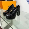 厚底ドレスシューズデザイナーサンダル女性パテントレザー 11.5 センチメートルハイヒールボートシューズプラットフォームラインストーンレースバックルファッション工場の靴