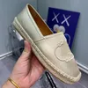 مصمم فاخر espadrilles نساء تنزلق على منصة ربيع الصيف الصيفية مع حذاب مشبك الفتيات الفتيات من الجلد ناعم وحيد الأحذية غير الرسمية