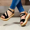 Klänningskor Kvinnor Summer Flip-Flops Casual Fish Mouth Tjocksoled Hollow Thin Rem Buckle Sandals For Women Ladies Sandalias Mujer