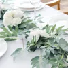 Dekorativa blommor 180 cm konstgjorda eukalyptus pil lämnar Garland Vita rosor Flower Fake Vine Faux Greenery Table Runner Wedding Decor