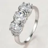 Anneaux De Mariage Ovale Trois Pierre Anneau Cristal Blanc Zircon Pour Les Femmes Bijoux Vintage Mode Argent Couleur Engagement Promise RingWedding