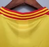 1990 Retro Soccer Jerseys Valderrama Escobar Home Yellow Away Red Jersey Classic Curmorate Collection Vintage 90 Football Shirts de Foot Shirt Guerrero Jakość