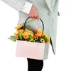 Confezione regalo 1PC Decorazione di nozze Cesto di fiori portatile Carta impermeabile Borsa a mano Borsa a mano Scatola di rose Imballaggio bouquet fai da te