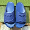 2023 Новый стиль Slippers Sandal Sliders Макарон толстые дно без скольжения