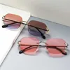 2024 Designer de luxe au large de concepteur de luxe Nouveaux lunettes de soleil pour hommes et femmes au large des lunettes spéciales de la mode carrée moderne
