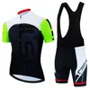 Set di maglie da ciclismo Pro Set di maglie da ciclismo Pantaloncini con bretelle da uomo Bicicletta Manica corta Abbigliamento da ciclismo Bike Maillot Ciclismo Hombre Set nero per MTB 230313