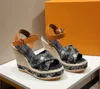 Kadın Tasarımcı Sınır Kama Sandalet Akademisi Düz 4cm Citizen Flatform Siyah Beyaz Kahverengi Yolcu Sanayi Sahil Şeridi Peep Açık Ayakkabılar