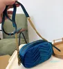 2023 Bolsos de diseñador de calidad Mujeres Cruz Cuerpo Cadena Bolso de hombro Versátil Moda 5 colores Tamaño 22x7x13cm con caja