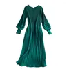Повседневные платья Женщины шифоновое платье элегантное плиссированное дремели средней длины с длинными рукавами из рукава с фонаря