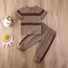 Kläder sätter modeflickor kläder set bomull casual leopard tryck barn kort ärm toppar 2 st småbarn spädbarn barn kläder 230313