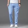 Jeans para hombres Summer Lyocell Baggy Jeans para hombres Cintura elástica Pantalones de mezclilla rectos delgados Pantalones clásicos azul oscuro Tallas grandes 40 42 44 230313