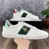 23 Mode Stilvolle Männer Frauen Freizeitschuhe Flache Matte Leder Turnschuhe Ace Schuh Schlange Herz Chaussures Trainer Grün Rote Streifen Stickerei