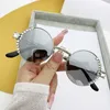 Designer di lusso occhiali da sole di moda 20% di sconto netto rosso tiktok alla guida del sole Sun ombreggiati personalizzati con cornice rotonda con diamanti