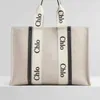 Torebki Tote Produkt Cowhide Nowe torby Cloee Women Hands Designer Designer torebka ma zastosowanie do klasycznego płótna C Koujia i s5ku sing