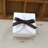 선물 랩 50/100pcs Wave Kraft Candy Box 호의 및 선물 상자와 리본 DIY 종이 베이비 샤워 생일 파티 웨딩 장식