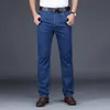 Herr jeans klassisk stil mäns svartblå vanlig passform jeans affär casual stretch denim byxor mäns märke byxor 230403