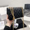 Tasarımcı Çanta CF Flep Çanta Omuz Crossbody Lambsin Deri Altın Ton Metal Zinciri Ayarlanabilir Küçük Altın Top Gabrielle Womens Sling Vücut Bag