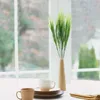 装飾的な花1/2pcsグリーングラス人工植物プラスチックエバーグリーン家庭装飾diyリビングルームガーデン飾り飾り結婚式の装飾