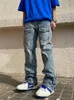 Mäns jeans trendiga stora fickor Herrens denim Cargo Pants Streetwear skateboard modedesigner skarvad slits i full längd baggy jeans män 230313