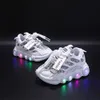 Baskets lumière LED mode pour enfants antidérapant en plein air voyage chaussures de course Air Mesh respirant garçons filles Sport 230313