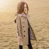 Jackets 4 13y Teen Girls Long Trench Coats 2023 Fashion England Style Wind Breakher Jacket voor Spring Autumn Children S Kleding 230313