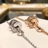 Buigari Infinity Bracelet Series 디자이너 여성 공식 복제품을위한 싱글 뱅글 골드 도금 18K 클래식 스타일 패션 럭셔리 절묘한 선물 050
