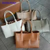 Luxury Bottegss Venetss Arco Evening Bags online store Autumn and winter New Song Hye Kyo same leather woven tote bag shopping Sin With logo D6FQ