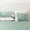 Set di biancheria da letto Set di patchwork floreale vintage in cotone 4 pezzi Copripiumino in pizzo arricciato pieghettato con cerniera e federe morbide per la gonna