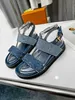 2023 럭셔리 디자이너 여성 Paseo Flat Comfort Sandals Summery Denim 슬리퍼 슬라이드 플립 플롭 운동화 크기 미국 4-11