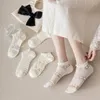 Kvinnors strumpor 10 par vita blommor design casual vår sommar bomull kort ankel sock för damer flickor kvinnlig tunt sokken