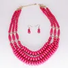 Collier boucles d'oreilles ensemble rose foncé perlé déclaration acrylique perle bijoux Triple brin gros Fuchsia pour les femmes