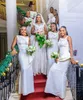 2023 Beige Bridesmaid klänningar Elastiska satinärmlös spetsar Applique Beach Plus Size Bröllop Gästklänningar Skräddarsydd formell kvällskläder