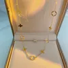 Romantyczne 18 -karatowe złoto Plakowane 925 Srebrny naszyjnik Cute Clover Clover Pendant Naszyjnik dla kobiet