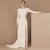 Robe de mariée en satin à manches longues une ligne cou mince dos fendu fiançailles robe française de haute qualité GT2223