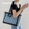 Bolsas de noche 2023 Moda de mujer Simple Lienzo Tablero de ajedrez Bolsa de asas de gran capacidad Denim Hombro portátil