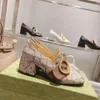 Los últimos zapatos de vestir de plataforma para mujer Diseñador de lujo Mocasines Hebilla clásica Muffin de cuero de vaca con cordones Mocasines de oficina Zapatos de plataforma de mujer de calidad superior