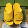2023 Новый стиль Slippers Sandal Sliders Макарон толстые дно без скольжения