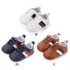 First Walkers Spring Baby Boy Casual Sneakers Infant Classic Lace-up Scarpe da bambino con suola morbida Born Walker 2023