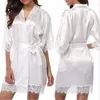 Vêtements de nuit pour femmes Saten KimonoSexy Robe de chambre de mariage Femmes Robe de mariée courte en satin Dentelle Kimono en soie Peignoir Été Demoiselle d'honneur Vêtements de nuit