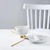 CUPS Saucers 201-300 مل من القهوة الرخامية والأزواج المبدعين في الظهيرة شاي الكؤوس الحمراء.