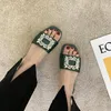 Slippers النعال النسائية شواهد الراين الصيفية شقة الصنادل الأنيقة أنثى أزياء الأحذية الشاطئية في الهواء الطلق شرائح chanclas mujer playa 230314