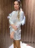 فساتين غير رسمية Kondala Sexy Silver Sequins Party Mini Dress Women Long Long With Feathers عارية الذراع