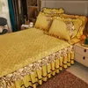 Jupe de lit Couvre-lit d'hiver doré de luxe sur le lit Draps de lit de style jupe de lit épais à la maison Broderie Coton Couvre-lit de style européen 230314