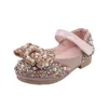 Platte schoenen Little Baby Girl Pink Rhinestone Princess Party Children Pearl Bow Dancing Flats Peuter Girls Shining Performance Shoes P230314