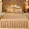 Saia da cama Saia de flanela européia de flanela Salia de cama macia e elegante e elegante e veludo pisca de cama king rei tampa de pelúcia curta não incluída na fronha 230314