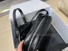 High Street fashion in the ancient bag shoulder bag crossbody bag handbag camera bag daily with casual versatile black zipper size 20 * 15CM