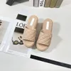 Beige 8.5CM Talons Pantoufles En Cuir De Veau Sandales Compensées Femmes 23ss Cuir Véritable Rembourré Pompe Sandale Designer plaid Mules Curseur Tongs Fond Épais Diapositives